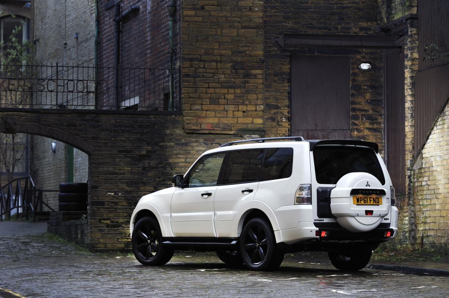 Mitsubishi Shogun Black 2012 года  (UK) (фото 46 из 85)
